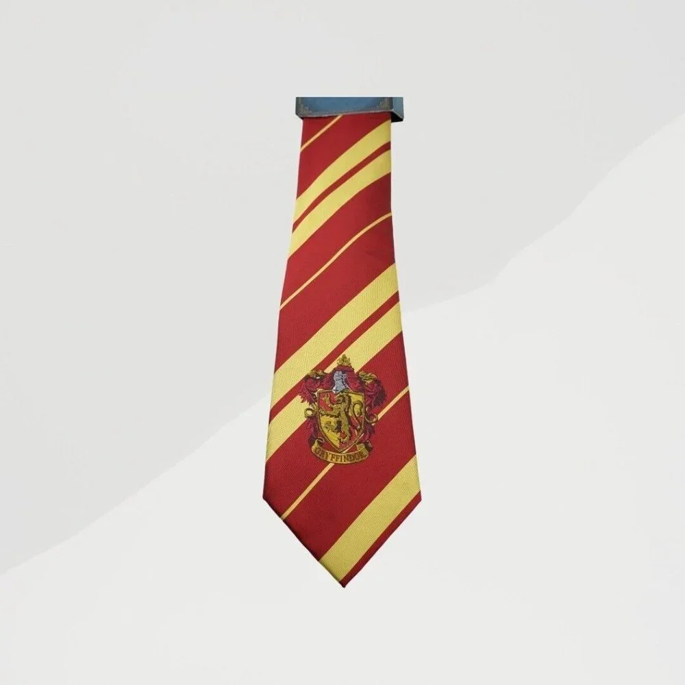NWT HARRY POTTER Gryffindor House Crest Necktie‎ Cosplay Costume Kids Size